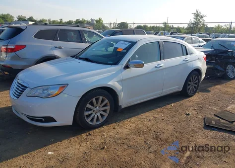 2013 Chrysler 200 Limited z USA, uszkodzony, nr VIN 1C3CCBCG0DN744154